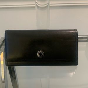 Coach wallet. black.